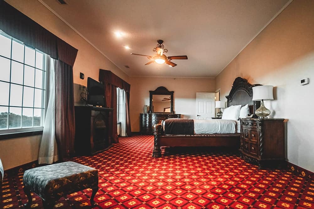 Crowne Suite - Bedroom